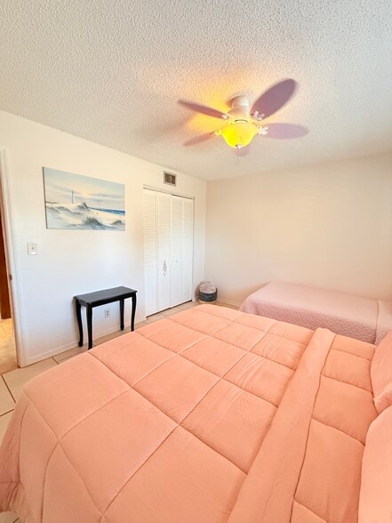 Building Photo - 387 Knox McRae Dr