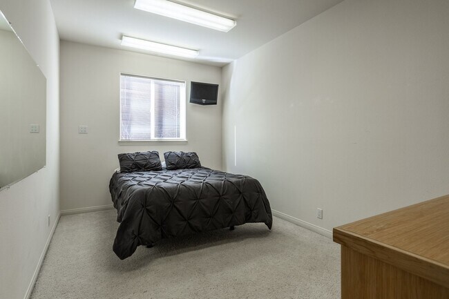 Building Photo - Mountain View Haven