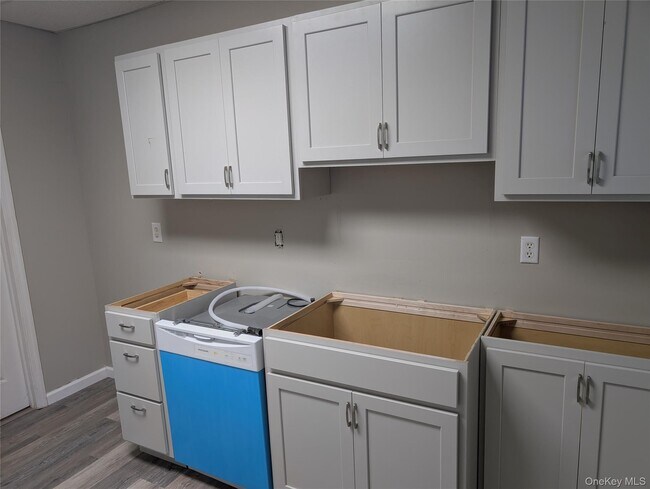 Building Photo - 12 Railroad Ave