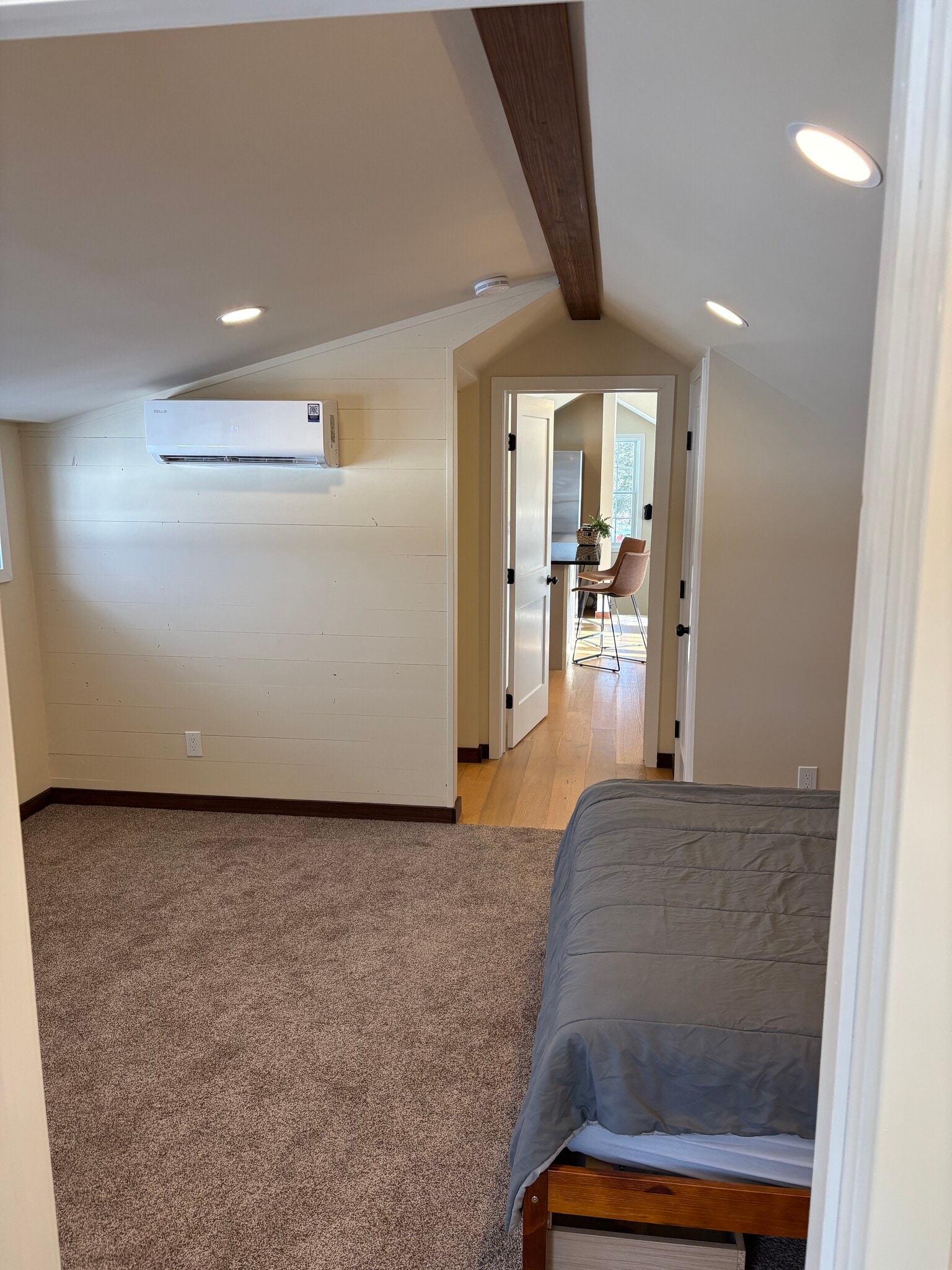 Building Photo - 1630 Round House Rd