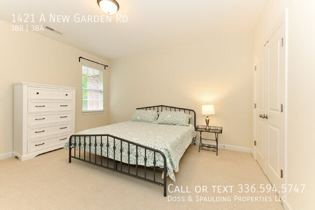 Building Photo - 1421 New Garden Rd