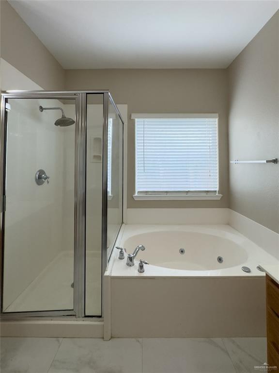 Building Photo - 37 San Sebastian St