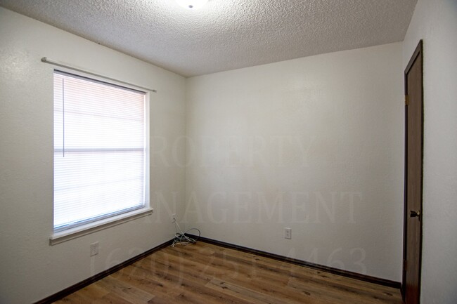 Building Photo - Coffeyville Charm: 2 Bedrooms, 1 Bathroom ...