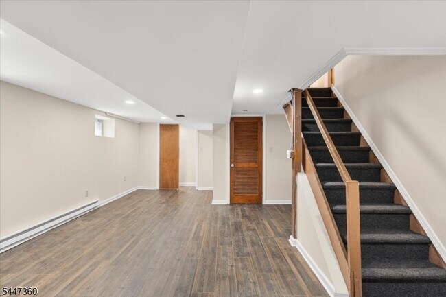 Building Photo - 1212 Burnet Ave