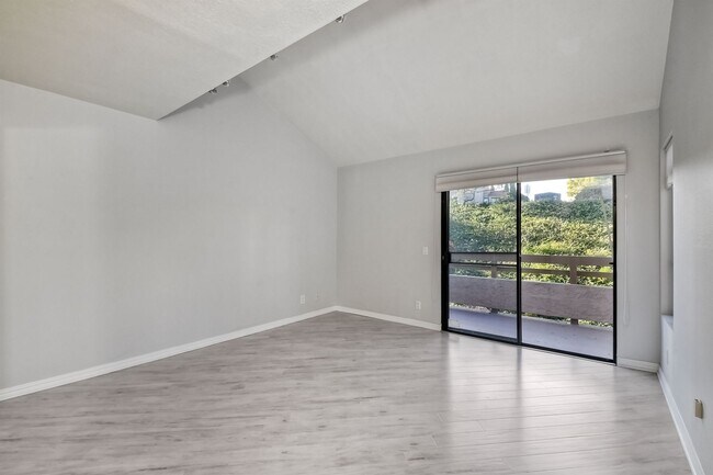 Building Photo - 1951 Swallow Ln