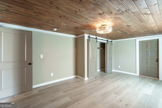 Building Photo - 1121 Prospect Rd