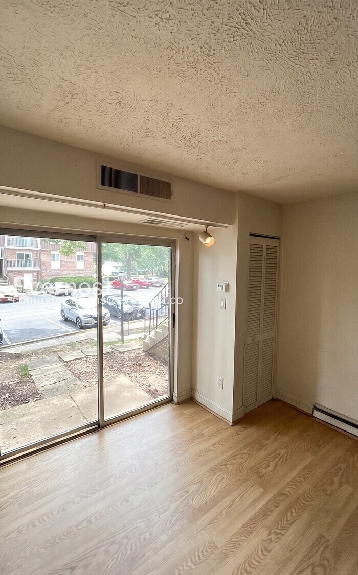 Building Photo - 201 N Emory Dr