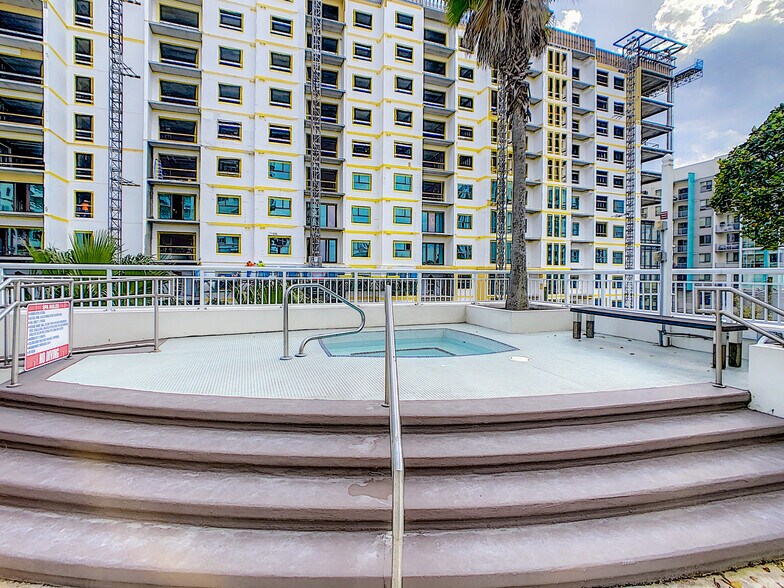 Building Photo - 100 S Eola Dr