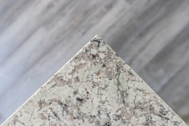 Building Photo - Adorable and Affordable Alley Load Home For Rent in Meridian!  A must see!