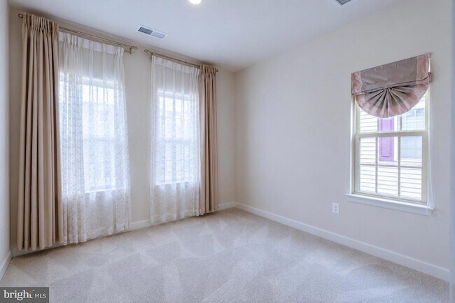 Building Photo - 8032 Spring Arbor Dr