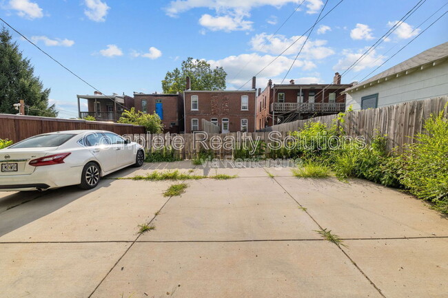 Building Photo - 3466 S Spring Ave