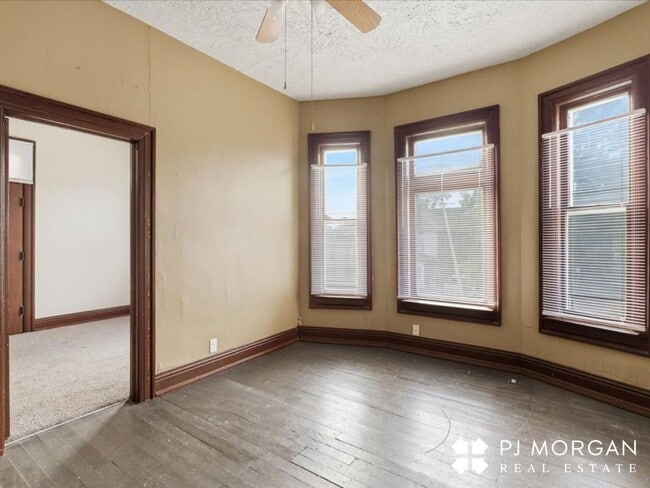 Building Photo - 3735 S