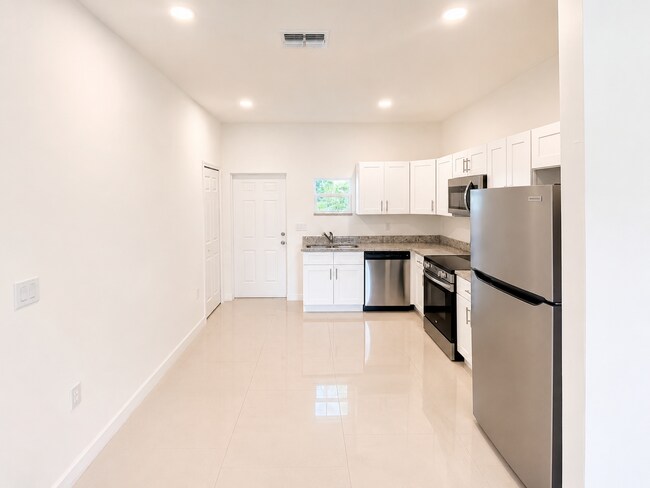 Building Photo - Beautiful Brand new house for rent, Lehigh Acres