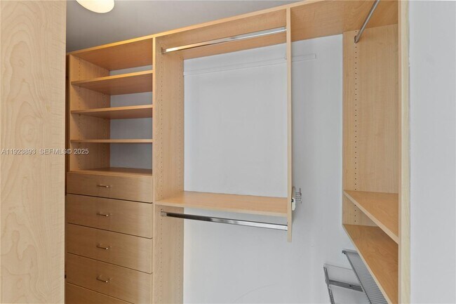 Building Photo - 3400 SW 27th Ave