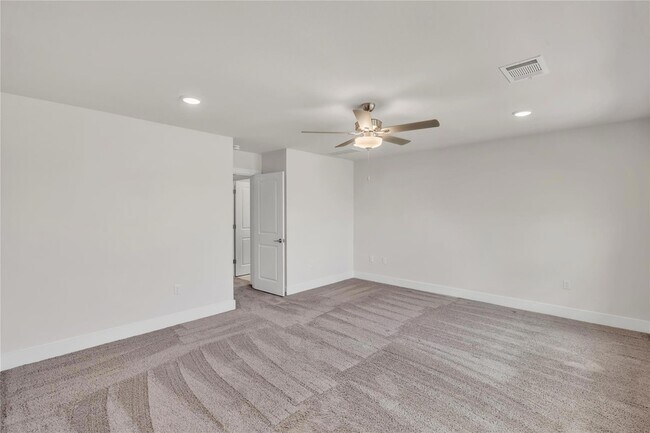 Building Photo - 15607 Ellinger Dr