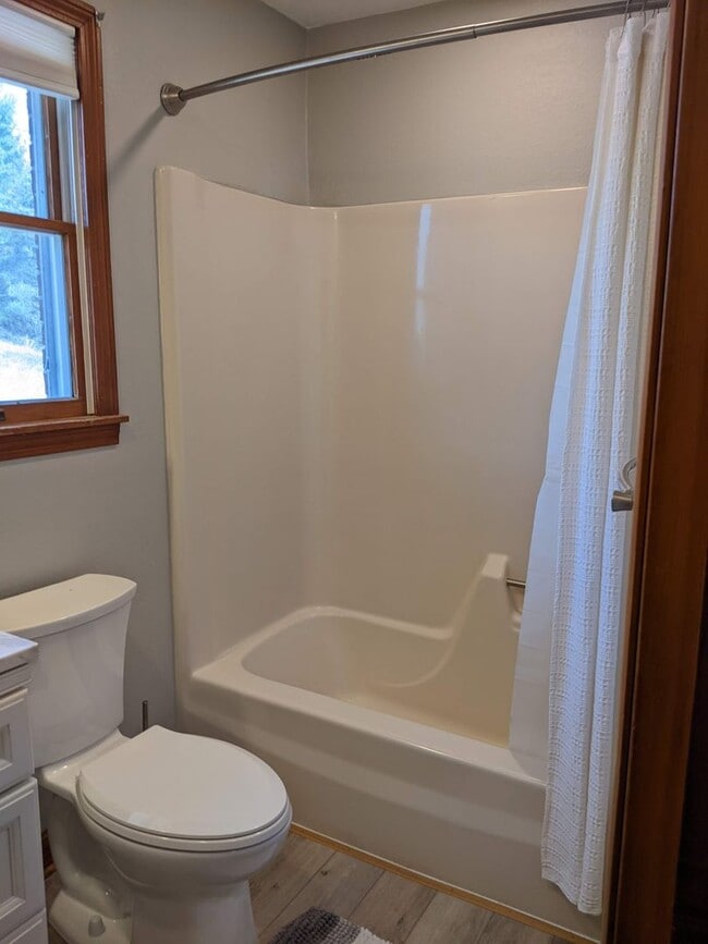 Building Photo - 5990 Idlewild Rd