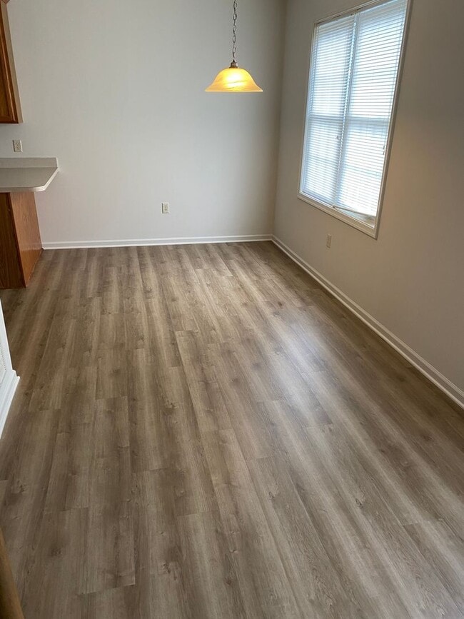 Building Photo - Townhouse for Rent in Taylor Springs