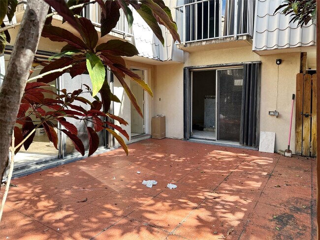 Building Photo - 1700 Embassy Dr