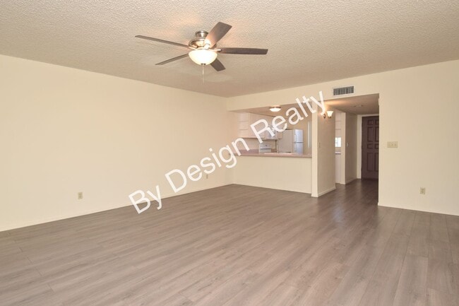 Building Photo - Pantano Parkway Townhome - Steps from The Loop