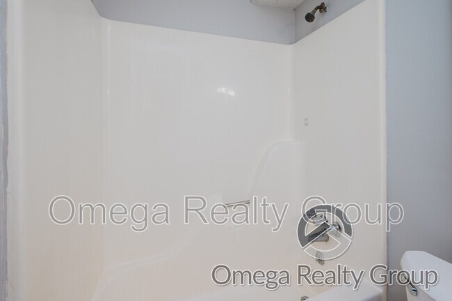 Building Photo - 1932 2nd St NE