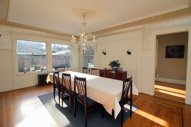 Building Photo - 2343 NE 21st Ave