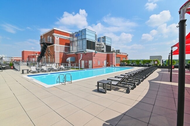 Primary Photo - South Side on Lamar