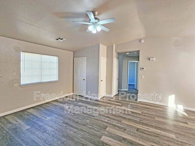 Building Photo - 1381 Ogallala St
