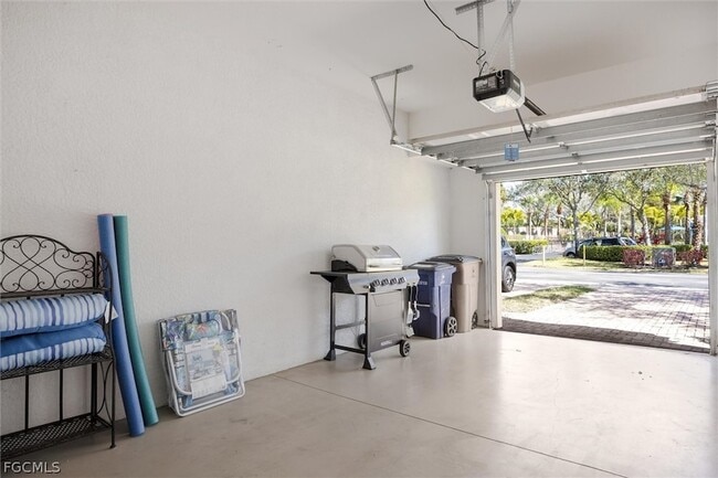 Building Photo - 3181 Cottonwood Bend