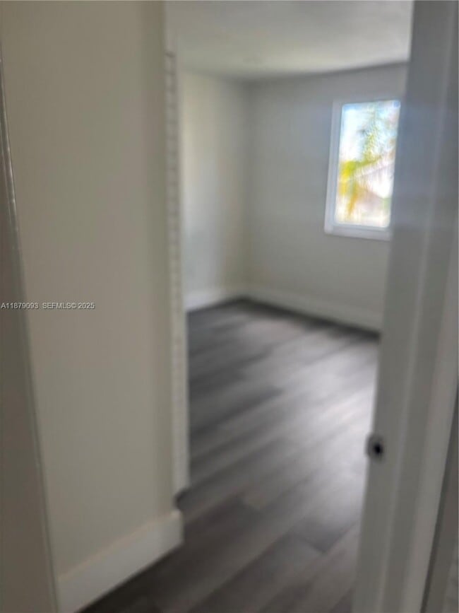 Building Photo - 9435 SW 144th Ct