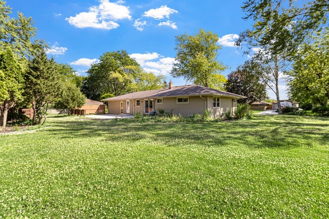 Building Photo - N58W18330 Juniper Ln