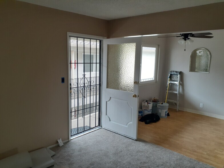 Building Photo - 3456 Redwood Ct