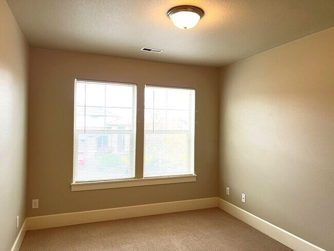 Building Photo - 2710 Eagles Eye Ave NW
