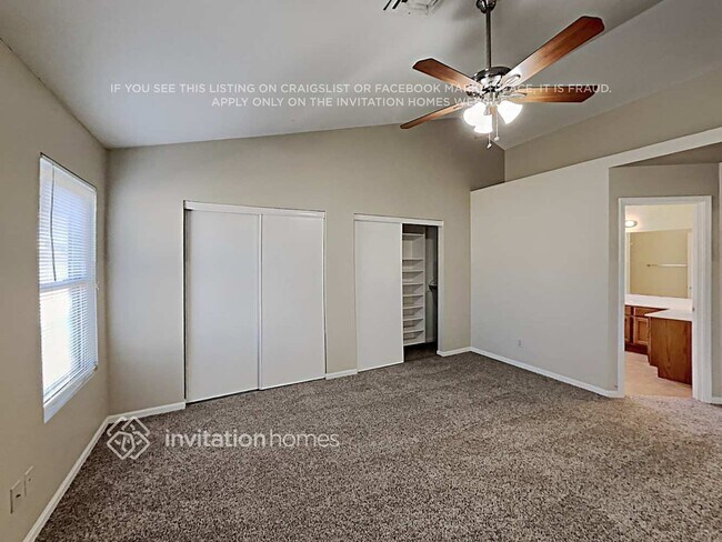 Building Photo - 668 E Manor Dr