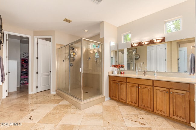 Building Photo - 423 E Mead Dr