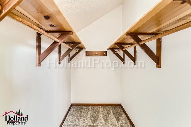 Building Photo - Spacious 1-Bedroom Plus Bonus Room in Forest Grove! BEST PRICE $1,650!!!