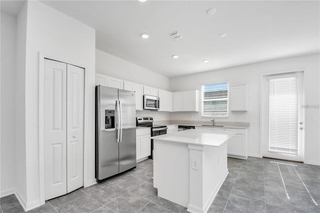 Building Photo - 121 Bogey Dr