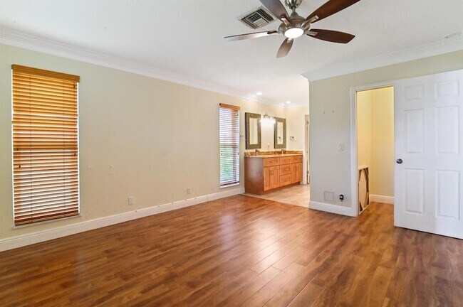 Building Photo - 1051 Orange Terrace