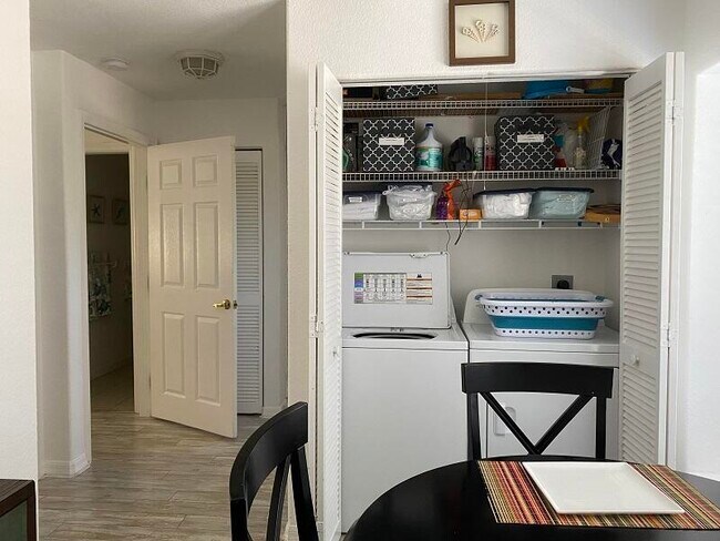 Building Photo - 343 Ocean Park Ln