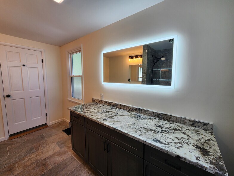 Building Photo - 262 Tennyson Ave