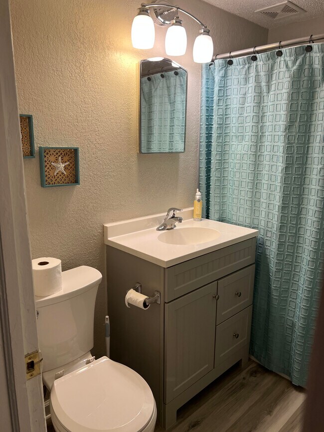 Building Photo - 4622 Cass St