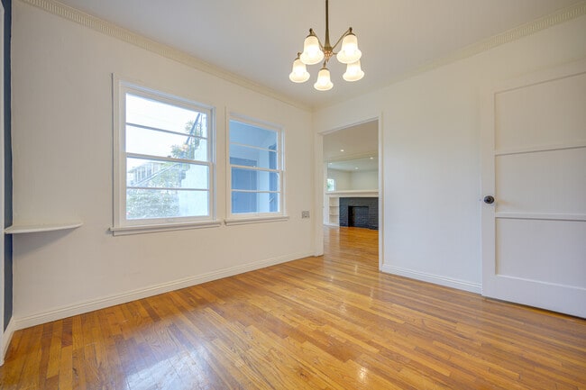 Building Photo - 1333 Cochran Ave