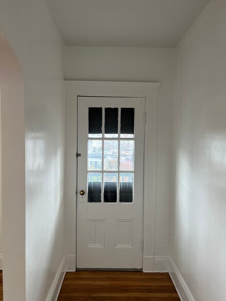 Building Photo - 196 Reservation Rd