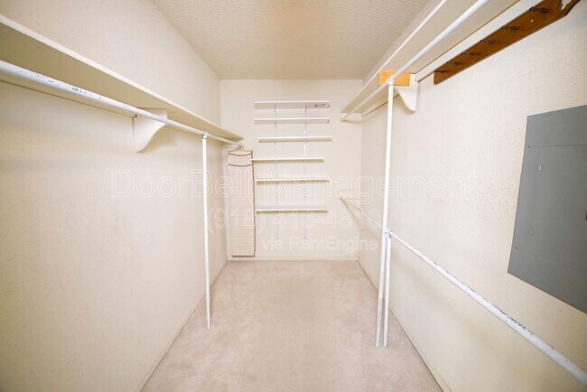 Building Photo - 3302 E 83rd Pl