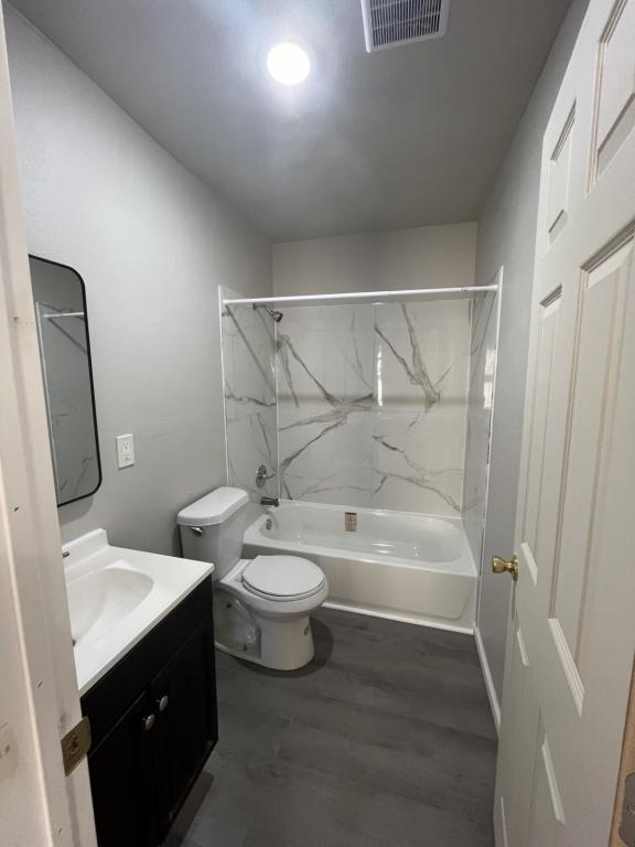 Building Photo - 2711 Avenue G