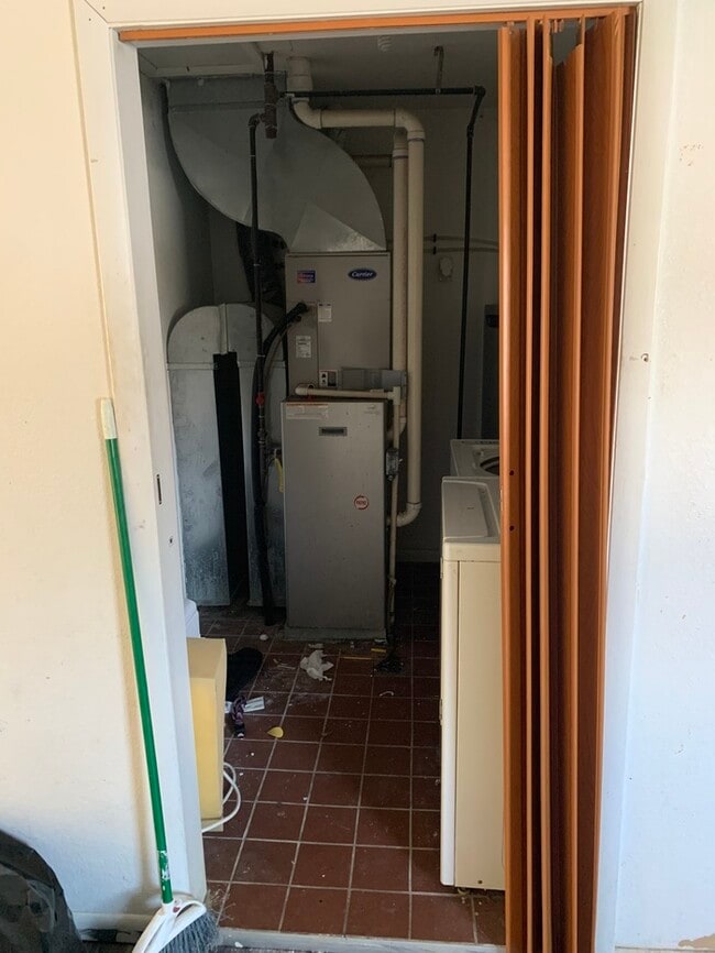 Building Photo - 116 Chestnut St