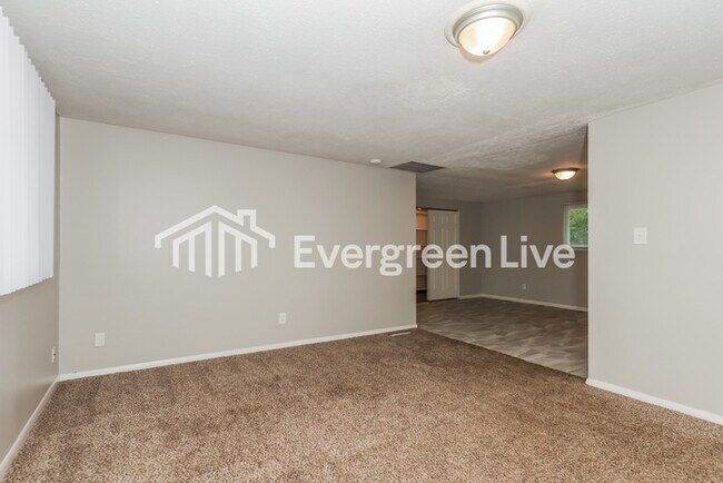 Building Photo - 5013 Tewksebury Dr