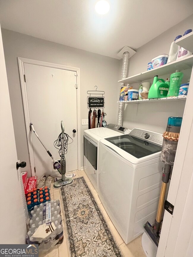 Building Photo - 130 N Woodvalley Dr