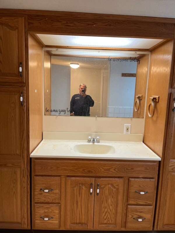 Building Photo - 115 2nd St