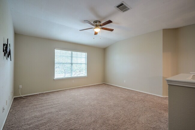 Building Photo - 807 Settlement St