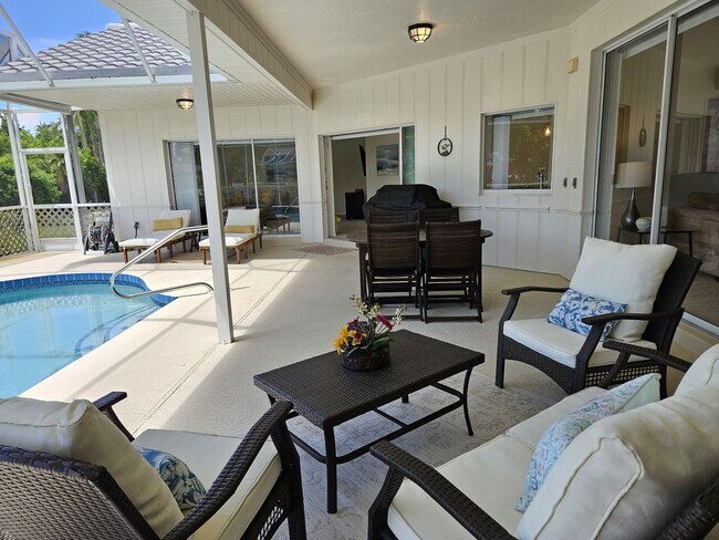 Building Photo - Seasonal Short-Term Private Heated Pool Home with 3 Bedroom, 2.5 Bath, 2 Car Garage in Sorrento W...